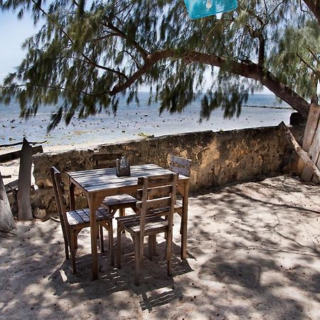 Cemara Beachfront Suite Mondu المظهر الخارجي الصورة