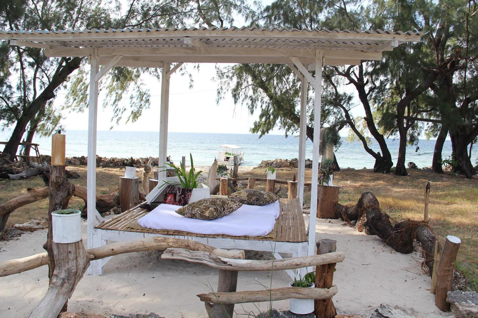 Cemara Beachfront Suite Mondu المظهر الخارجي الصورة