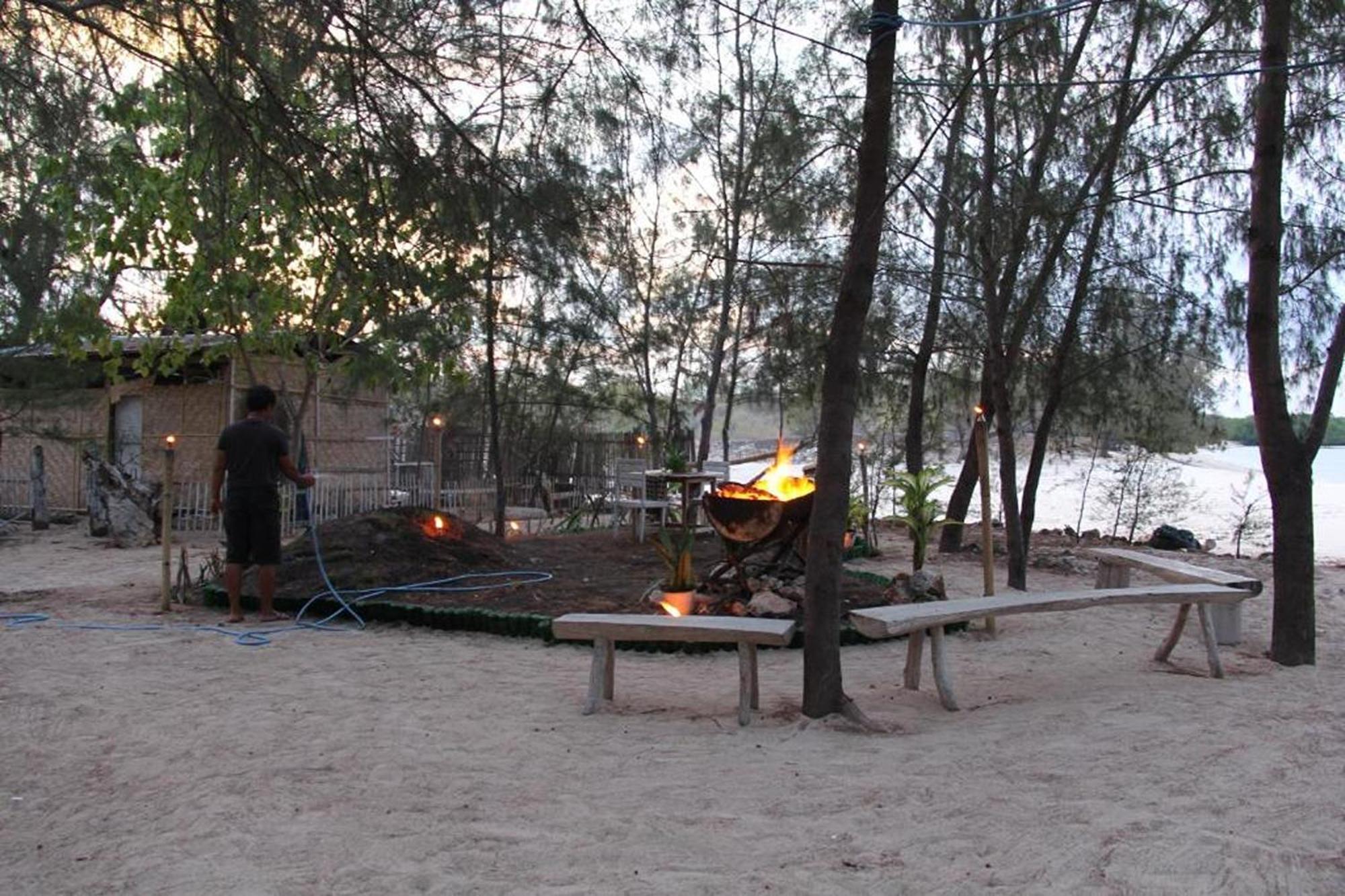 Cemara Beachfront Suite Mondu المظهر الخارجي الصورة