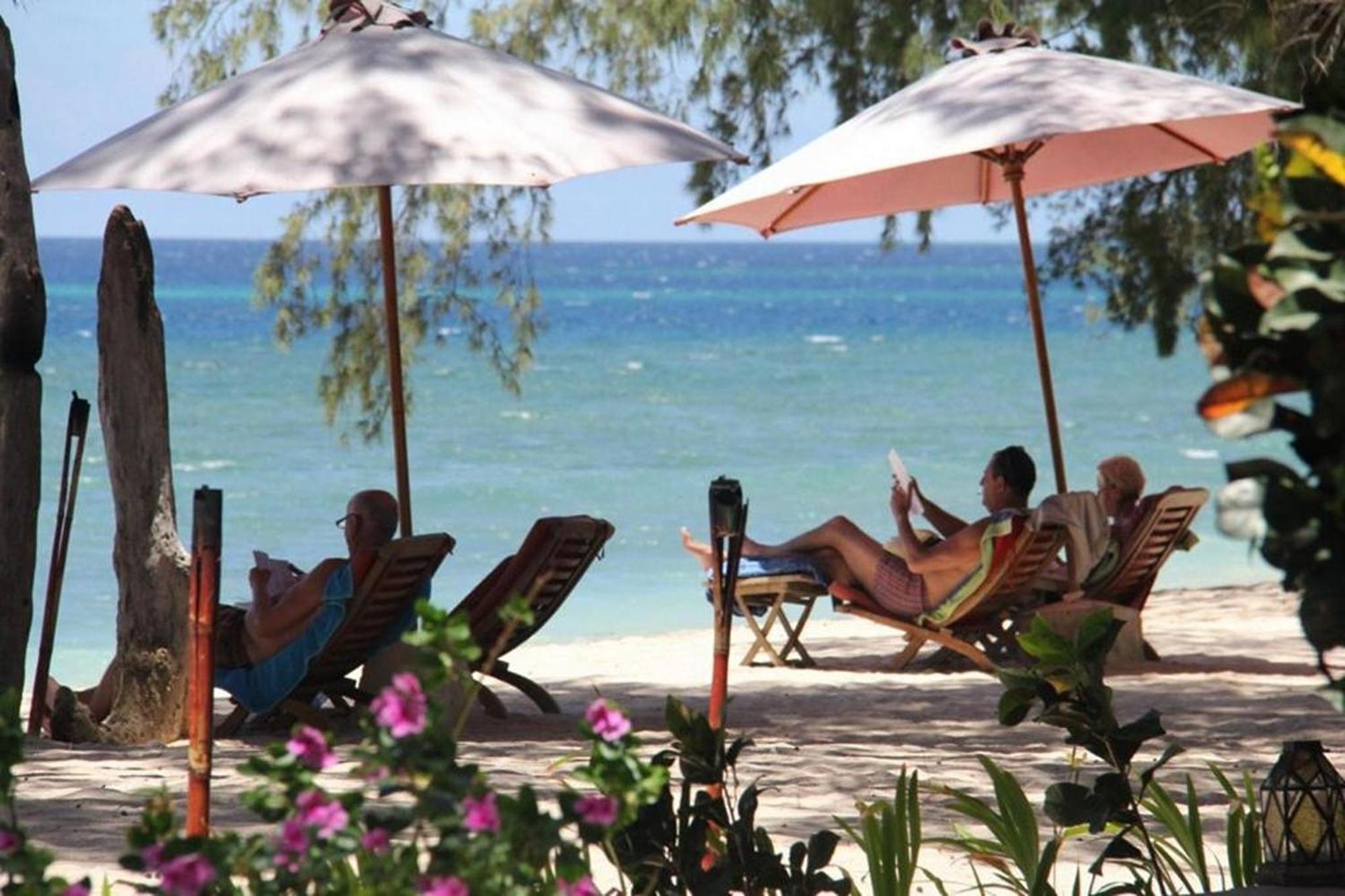 Cemara Beachfront Suite Mondu المظهر الخارجي الصورة